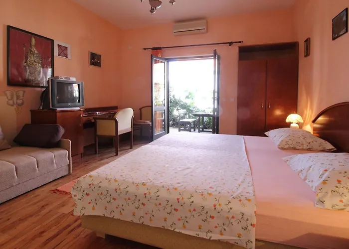 Appartement Magda- Comfort With Patio And Garden View 1 *