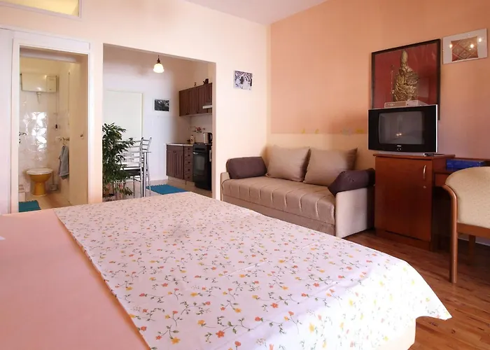 Magda- Comfort With Patio And Garden View 1 Appartement Cavtat