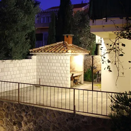 Magda- Comfort With Patio And Garden View 1 Apartamento