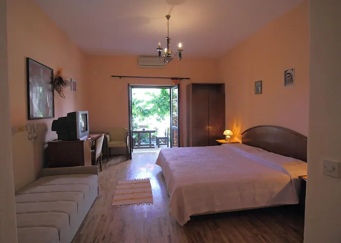 Apartamento Magda- Comfort With Patio And Garden View 1 *