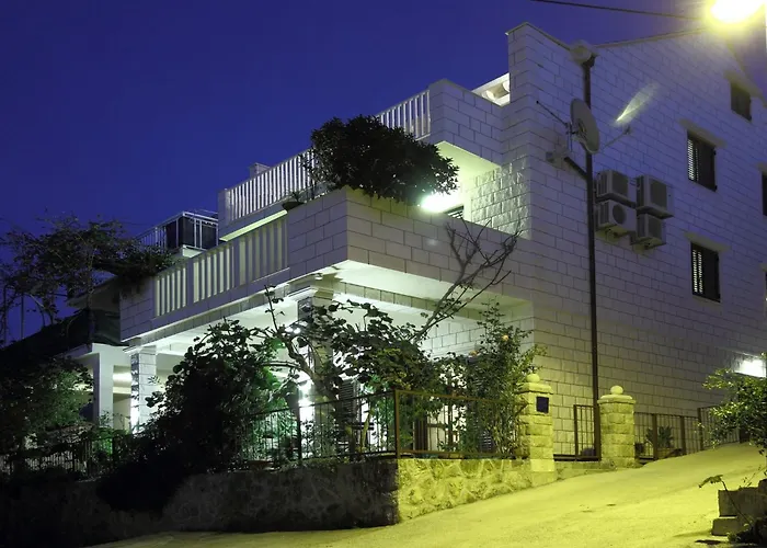 Magda- Comfort With Patio And Garden View 1 *