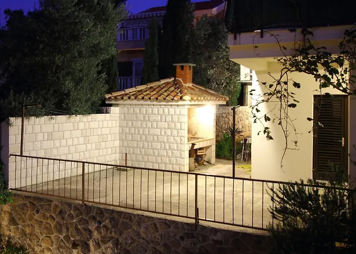 Magda- Comfort With Patio And Garden View 1 Апартаменты